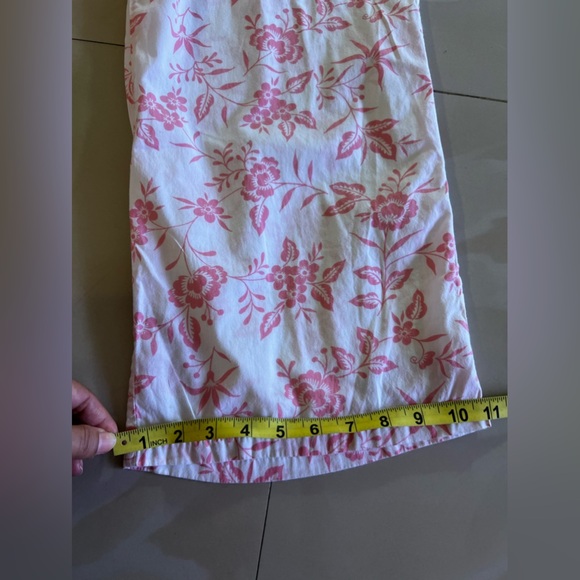 Gap lightweight floral pink Capri pants in size M wide legs - Picture 5 of 13